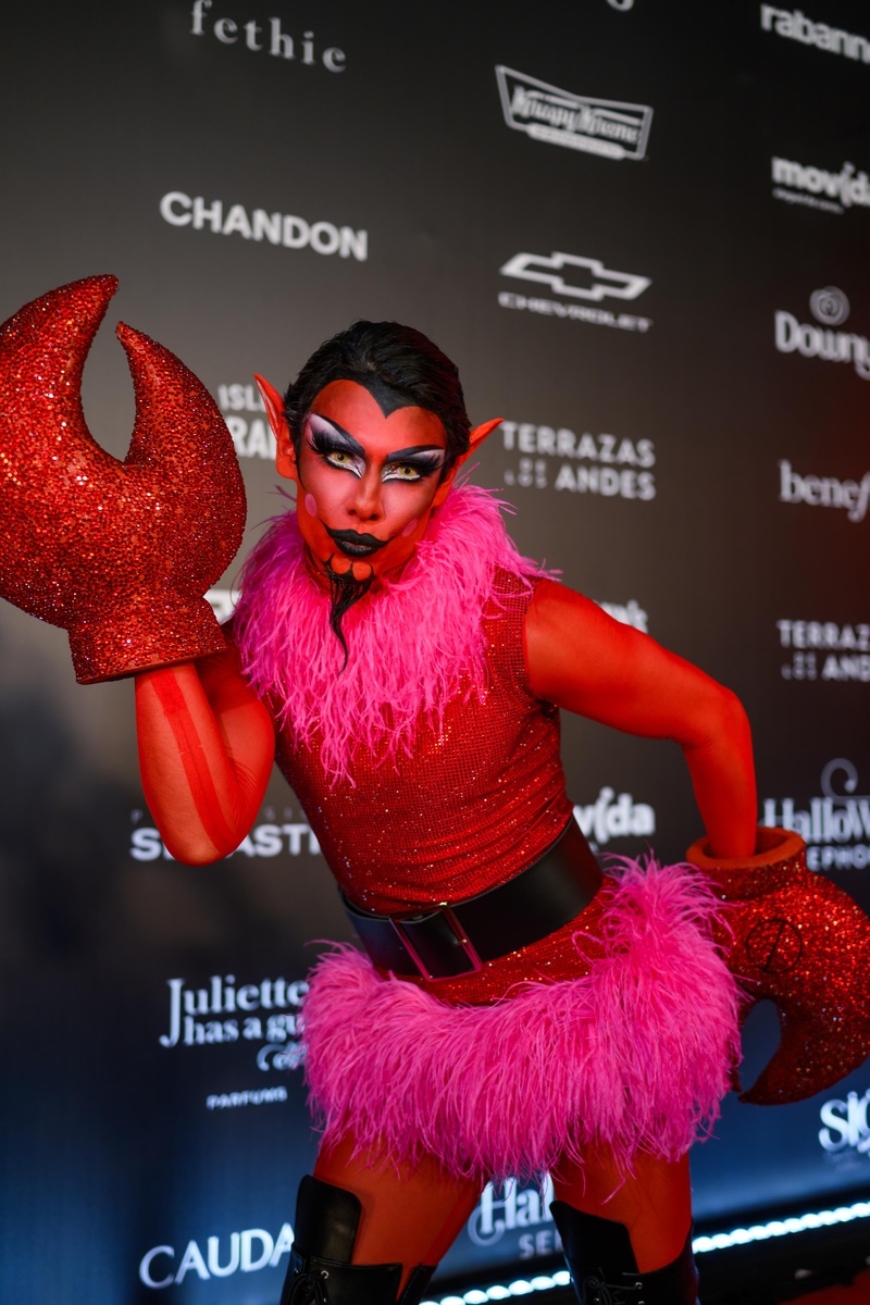 32MmOjNzY3YTY6InYu02bj5yc3VmblRXYkVGa0B0b0FGdu92Y6cTN2EzNyYzNwMjOnVGcq5ydvxWY3EmY5YmMwEGO0czM4IzMwImZ0cjMmVWNxUTMiZTM2YkMlYTM2YkMlIDN3AjMGJTJ2IDMx8VL1ETLf9VLwITLfpzN Halloween Sephora 2025: Confira o look dos famosos na maior edição de todos os tempos